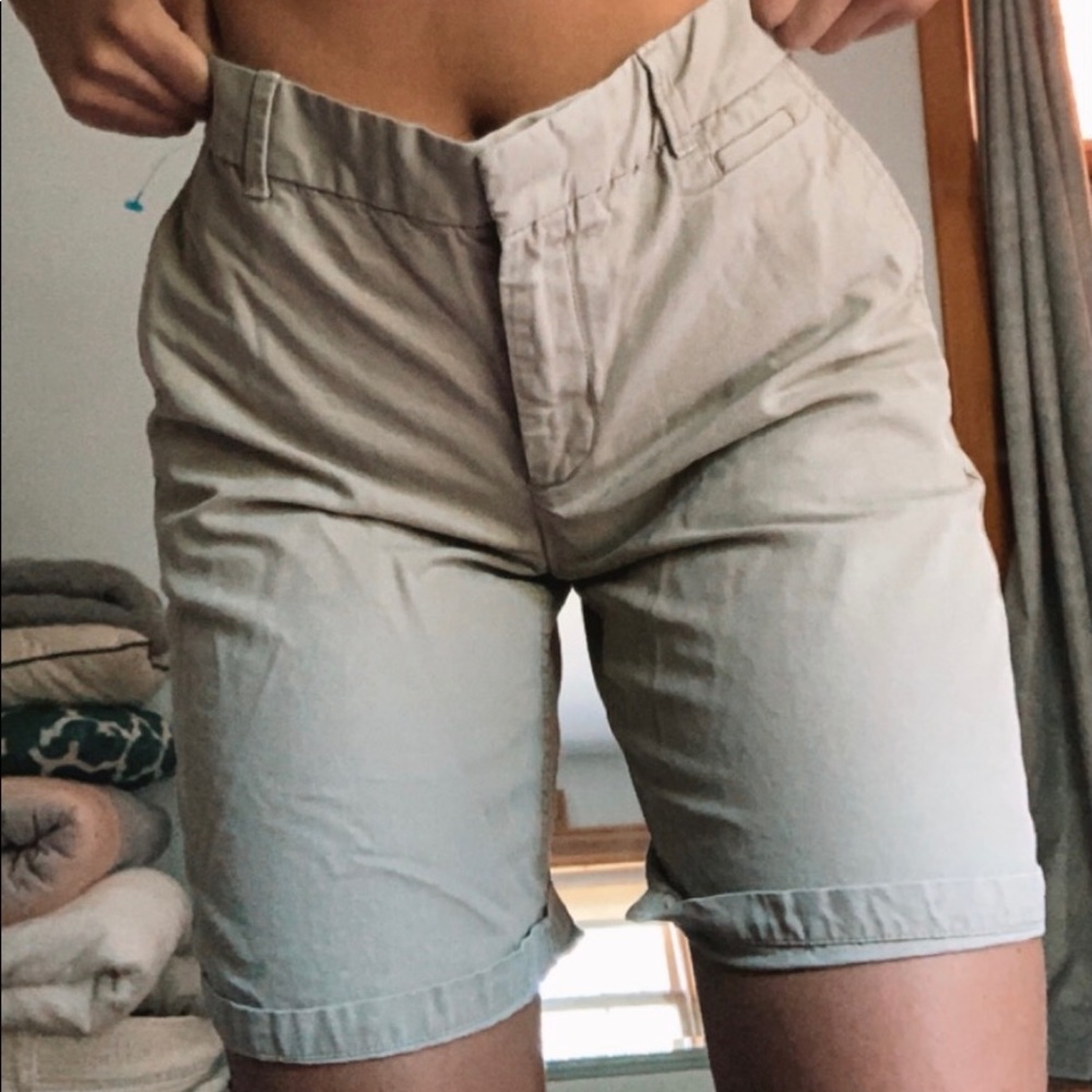 boyfriend roll-up khaki shorts. Women’s 0